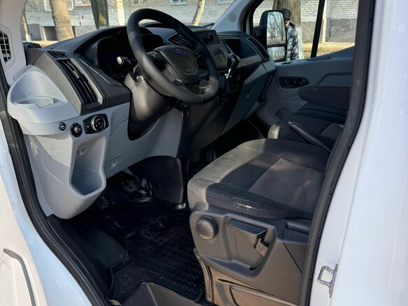 2015 Ford Transit, белый, 2150000 рублей - вид 2