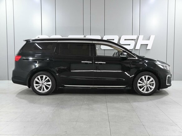 2018 Kia Carnival III, чёрный, 2749000 рублей - вид 4