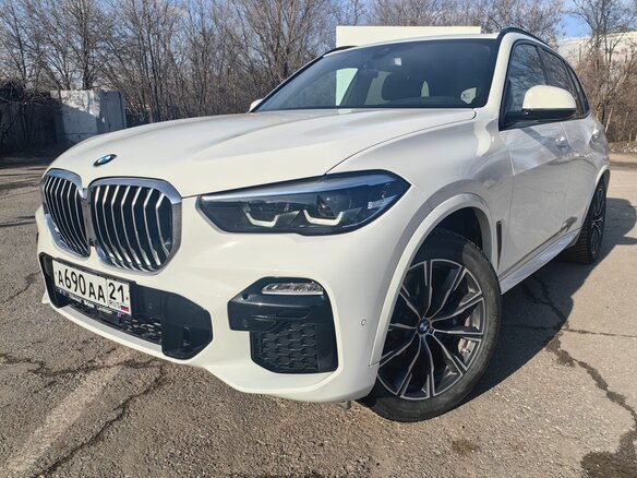 2019 BMW X5 30d IV (G05/G18), белый, 6600000 рублей - вид 1