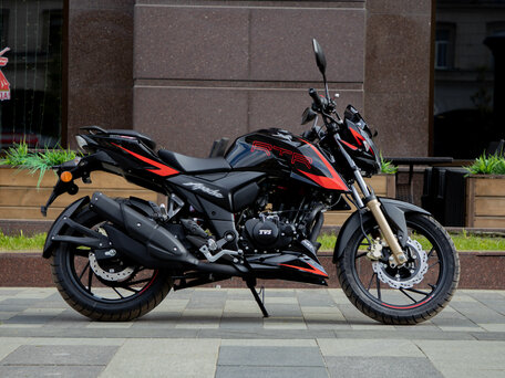 2026 TVS Apache, чёрный, 269900 рублей, вид 4