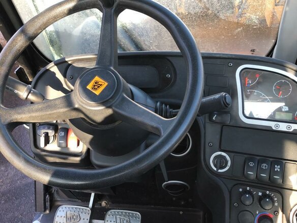 2017 JCB 531-70, жёлтый - вид 4