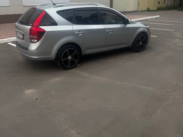 2010 Kia Ceed I Рестайлинг, серебристый, 780000 рублей - вид 10