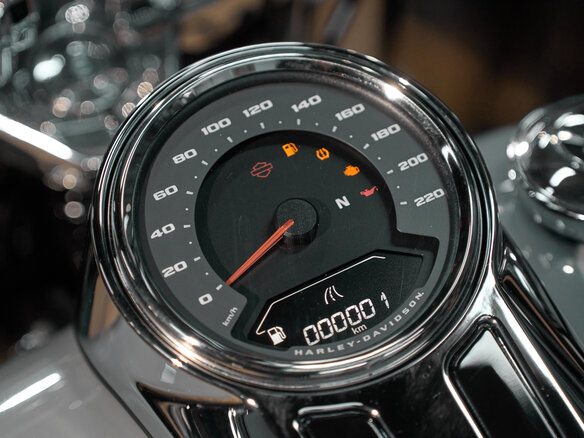 2025 Harley-Davidson Fat Boy, серый, 3300000 рублей - вид 6