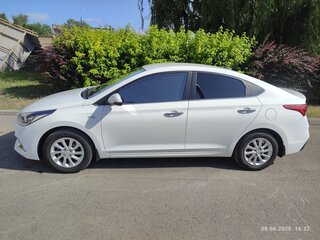 2017 Hyundai Solaris II, белый, 1850000 рублей, вид 4