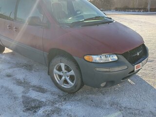 1999 Chrysler Town & Country III, красный, 650000 рублей, вид 2