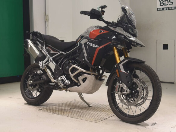2026 Triumph Tiger 900, красный, 1400000 рублей