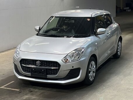 2023 Suzuki Swift V Рестайлинг, серебристый, 816000 рублей, вид 1