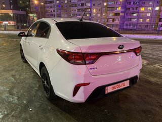 2018 Kia Rio IV, белый, 1500000 рублей, вид 5
