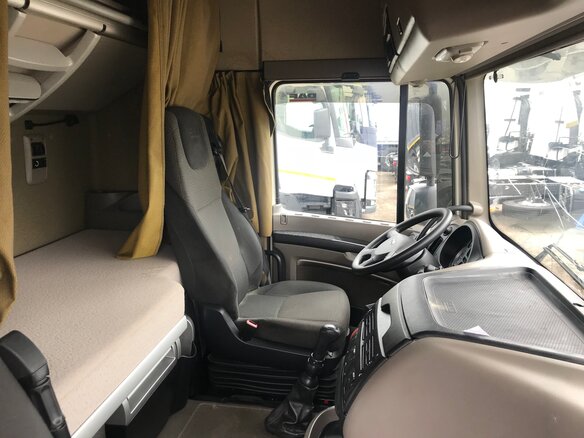 2018 DAF XF 105, серебристый - вид 9