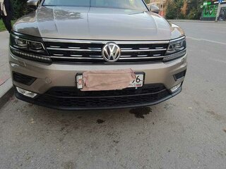 2017 Volkswagen Tiguan II, бежевый, 2150000 рублей, вид 3