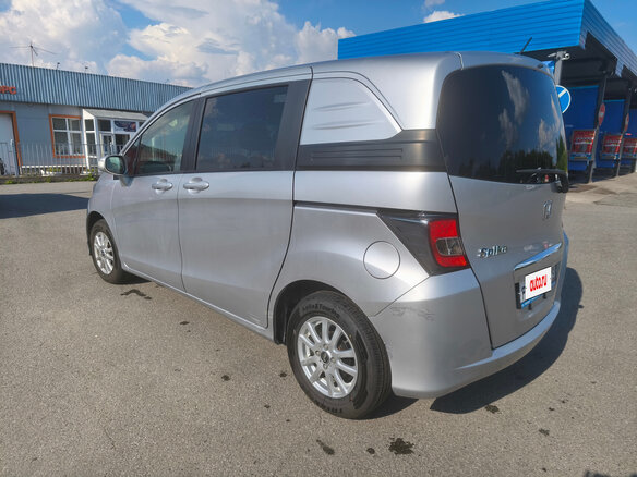 2014 Honda Freed Spike I Рестайлинг 2, серебристый, 1150000 рублей - вид 5