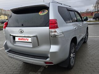 2013 Toyota Land Cruiser Prado 150 Series, серебристый, 2800000 рублей, вид 4