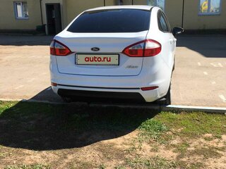 2015 Ford Fiesta Mk6 Рестайлинг, белый, 1050000 рублей, вид 3