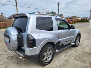 2008 Mitsubishi Pajero IV, серебристый, 2100000 рублей, вид 3