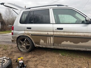 1997 Mazda Demio I (DW), серебристый, 165000 рублей, вид 4