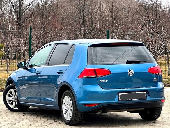 2013 Volkswagen Golf VII, голубой, 1030000 рублей - вид 3