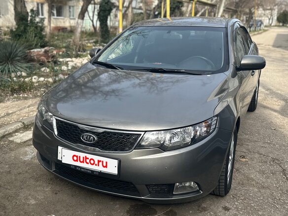 2011 Kia Cerato 4-speed II, серый, 1100000 рублей - вид 2