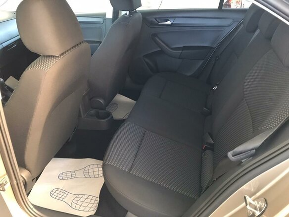 2020 Volkswagen Polo VI, бежевый, 1950000 рублей - вид 9