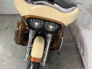 2011 Harley-Davidson CVO Road Glide, бежевый, 1430000 рублей, вид 3