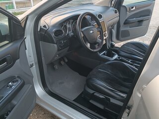 2011 Ford Focus II Рестайлинг, серебристый, 550000 рублей, вид 4