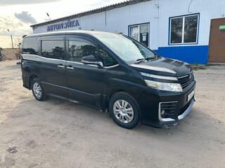 2016 Toyota Voxy III (R80), чёрный, 1740000 рублей, вид 3