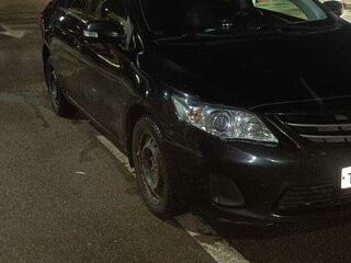 2013 Toyota Corolla X (E140, E150) Рестайлинг, чёрный, 920000 рублей, вид 1