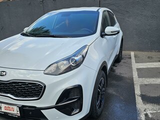 2018 Kia Sportage IV Рестайлинг, белый, 2100000 рублей, вид 3