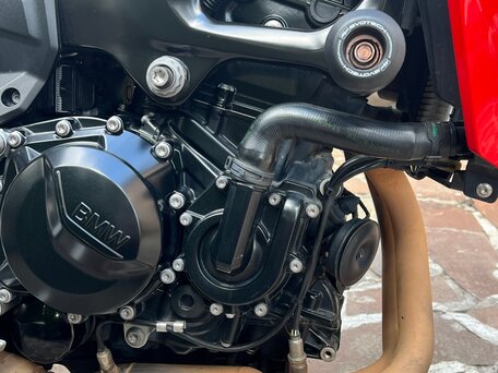 2020 BMW F 900 R, красный, 777000 рублей, вид 3