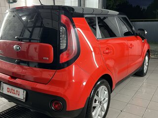 2018 Kia Soul II Рестайлинг, красный, 1300000 рублей, вид 5