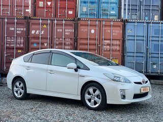 2009 Toyota Prius III (XW30), белый, 1350000 рублей, вид 3