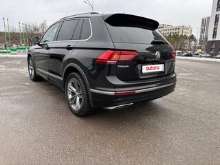 2017 Volkswagen Tiguan II, чёрный, 3000000 рублей, вид 5