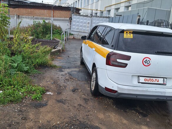 2017 Citroen C4 Picasso Grand II Рестайлинг, белый, 880000 рублей - вид 6