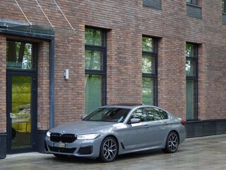 2020 BMW 5 серии 530i xDrive VII (G30/G31/G38) Рестайлинг, серый, 4800000 рублей, вид 2