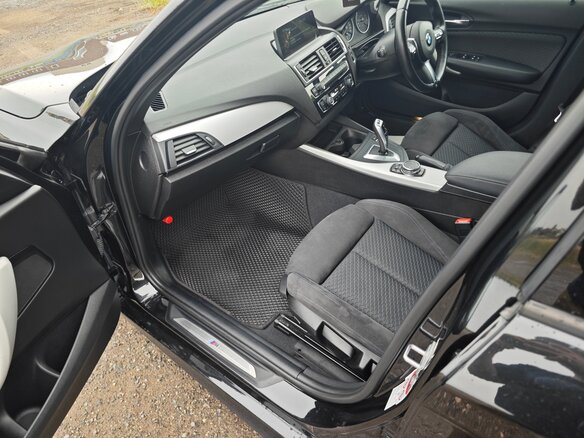 2015 BMW 1 серии 118i II (F20/F21) Рестайлинг, чёрный, 1700000 рублей - вид 11