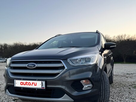2018 Ford Kuga II Рестайлинг, бежевый, 1580000 рублей, вид 1