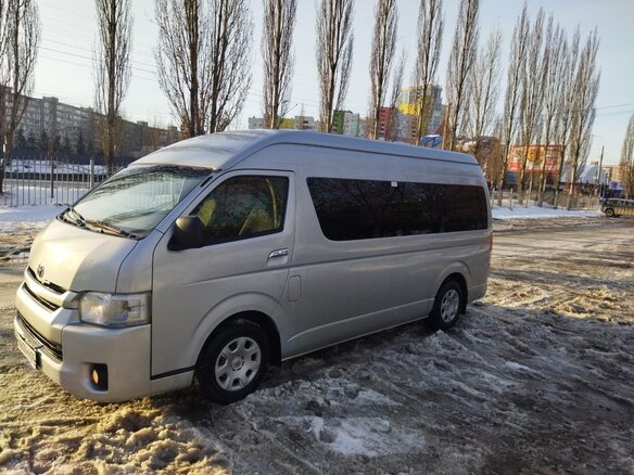 2016 Toyota HiAce, серебристый, 3500000 рублей - вид 1