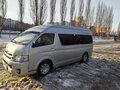 2016 Toyota HiAce, серебристый, 3500000 рублей - вид 1