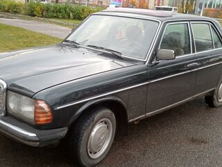 1983 Mercedes-Benz W123 300, зелёный, 355000 рублей, вид 3