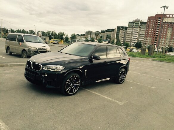 2015 BMW X5 M II (F85), чёрный - вид 1