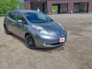 2015 Nissan Leaf I (ZE0/AZE0), серый, 1220000 рублей, вид 4