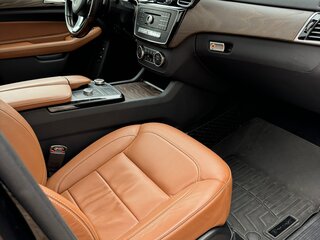 2017 Mercedes-Benz GLS 400 I (X166), чёрный, 5500000 рублей, вид 4