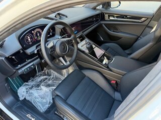 2025 Porsche Panamera Turbo E-Hybrid III, белый, 29987000 рублей, вид 4