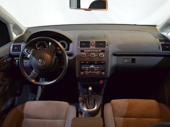 2012 Volkswagen Touran I Рестайлинг 2, коричневый - вид 3