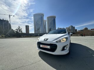 2011 Peugeot 308 I Рестайлинг, белый, 700000 рублей, вид 2