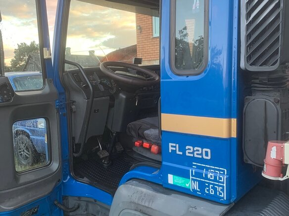 2004 Volvo FL, синий, 2300000 рублей - вид 9