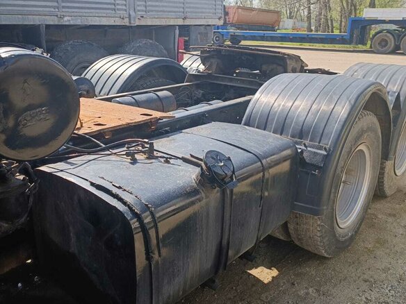 2007 КамАЗ 54115, пурпурный, 1050000 рублей - вид 7