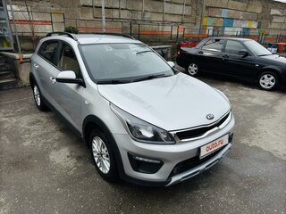 2020 Kia Rio X-Line IV, серебристый, 1625000 рублей, вид 3
