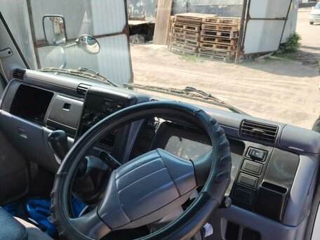 2003 Fuso (Mitsubishi) Canter, белый, 2250000 рублей, вид 4