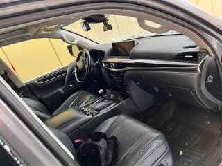 2017 Lexus LX 570 III Рестайлинг 2, серый, 6900000 рублей, вид 5