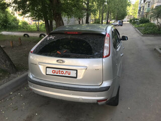 2008 Ford Focus II Рестайлинг, серебристый, 340000 рублей, вид 3